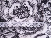 Black & White Flowered Purse detail (click to enlarge)